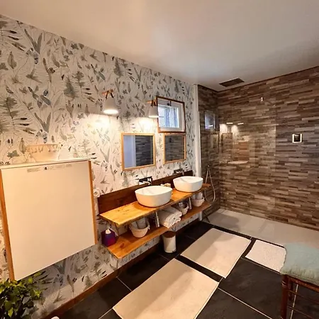 La Grange Aux Hirondelles - Familiale Guest house