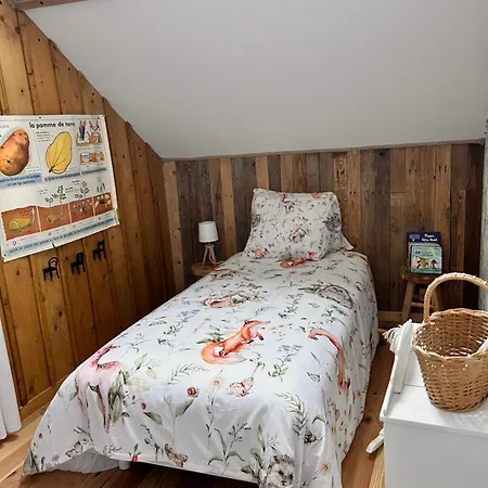 La Grange Aux Hirondelles - Familiale Guest house Woignarue
